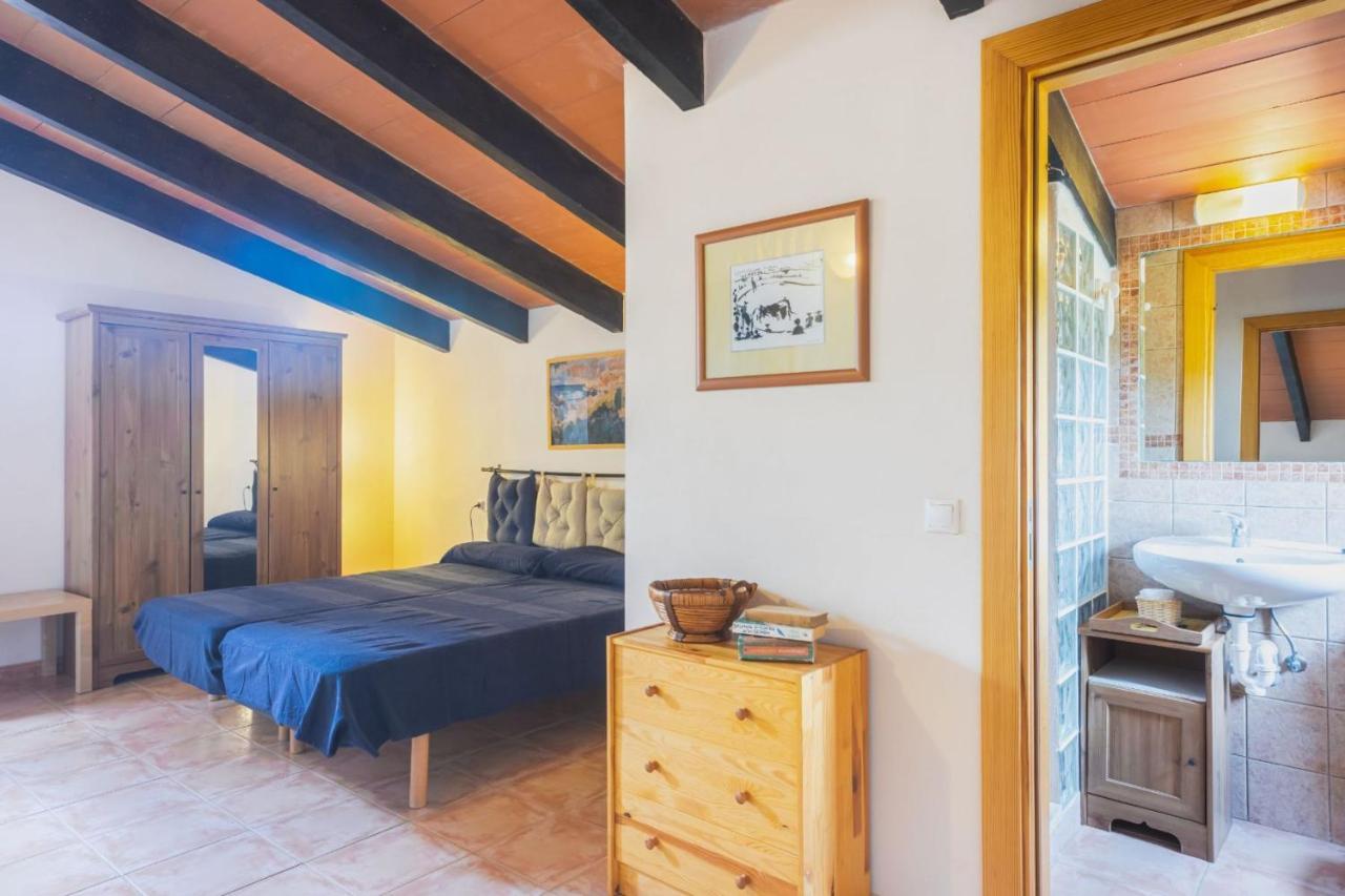 Villa Mercedes - *